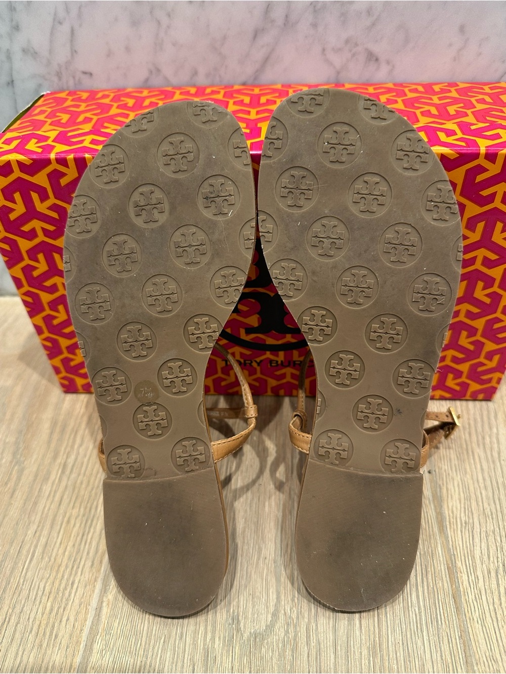 Tory Burch Emmy Thing Sandals in Tan Leather - Picture 8 of 13